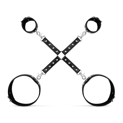 Bedroom Fantasies - Bondageharnas Handboeien en Hogtie Set - Zwart